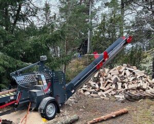 Gör ved av dina träd Trosaved.se Träd & Ved Entreprenörerna